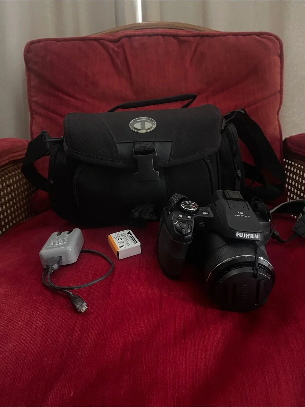Fujifilm Black Camera Kit with Black Carry Bag and Strap